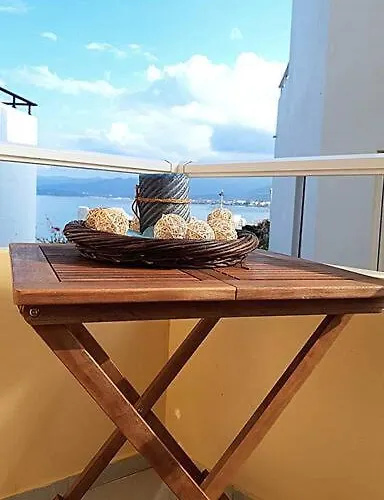 1Br Renovated Apartment By The Sea