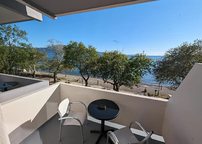 Lepanto Beach Hotel
