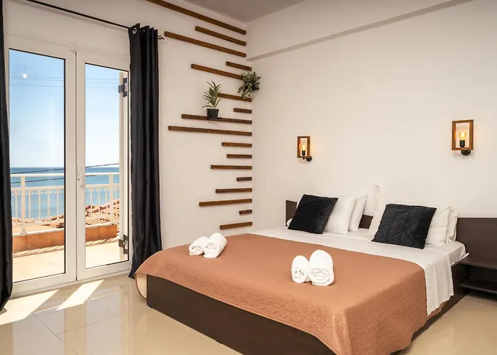 C\'Est La Vie Rooms And Suites