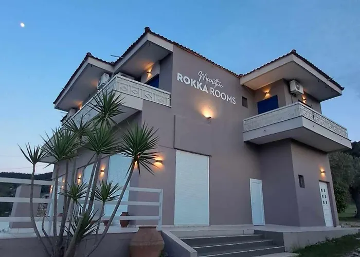 Meerithic Rokka Rooms