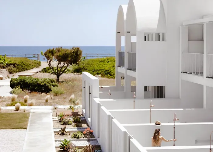 Alero Seaside Skyros Resort