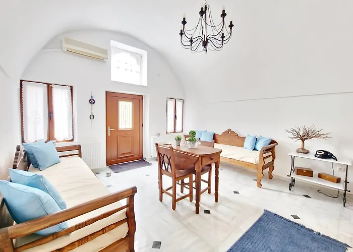Karpimo Vineyard Villa With Heated Pool
