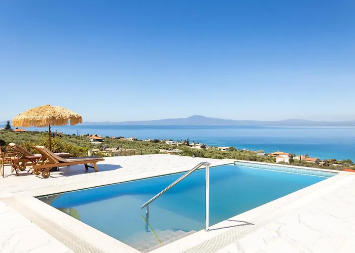 Seaview Haven With Pool By The Beach