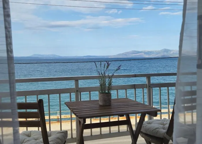 Lana\'S Place