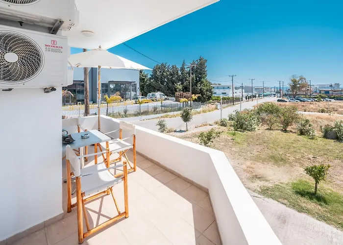 Ilia\'S Apartment With View 1