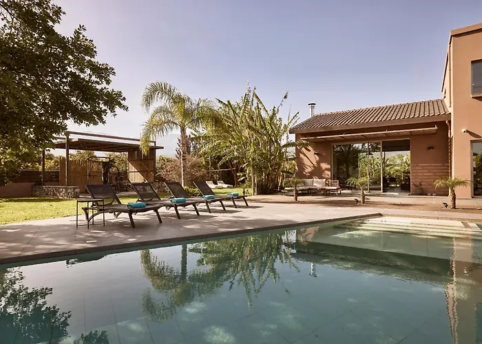 Villa Fuerte Chania - Including Two 7-Seater Vans, Airport Shuttle, Breakfast