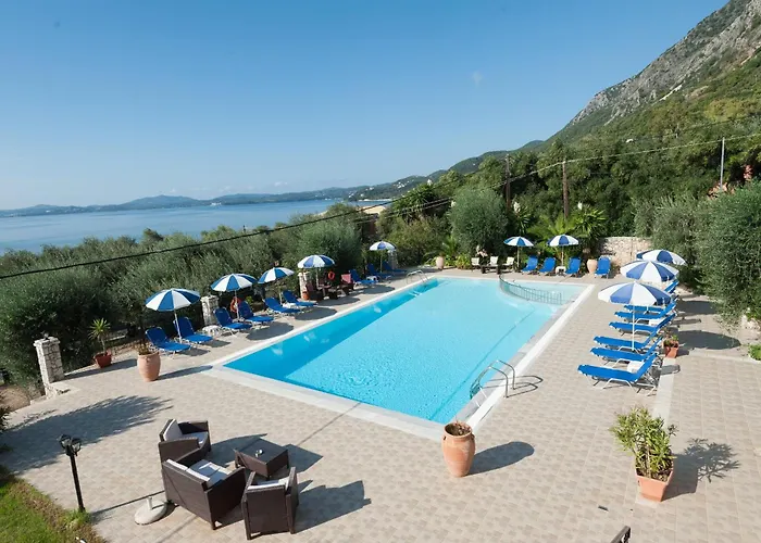 Crystal Blue Hotel, Barbati
