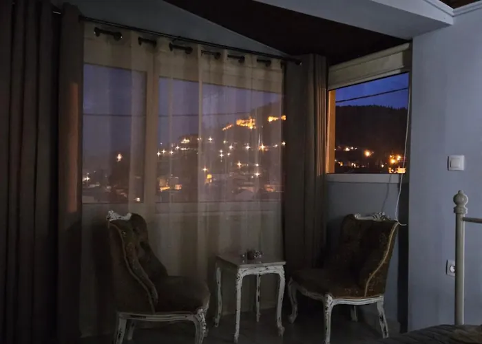 Με Θέα Το Κάστρο
