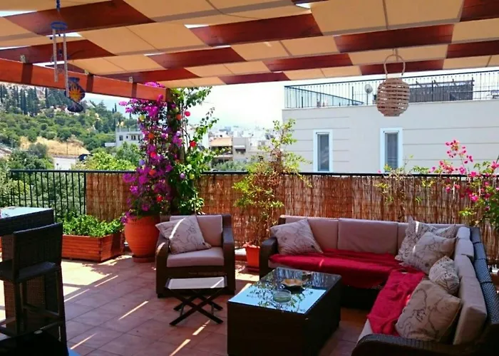 Cozy Apartment In Acropolis With Roof Garden