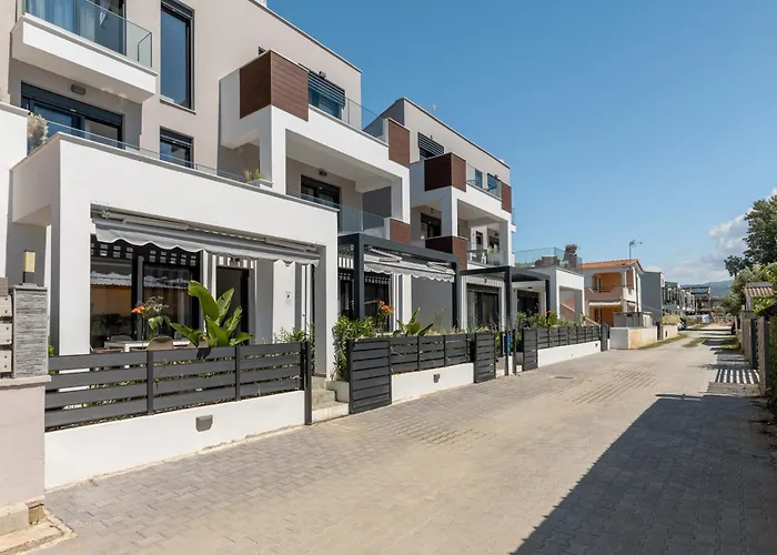 Kleoniki & Irida Residential Complexes