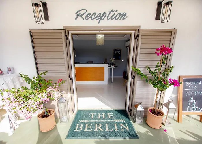 T H E Berlin Studios And Suites
