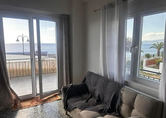 Agioi Theodoroi Beachview Chic Modern Apt