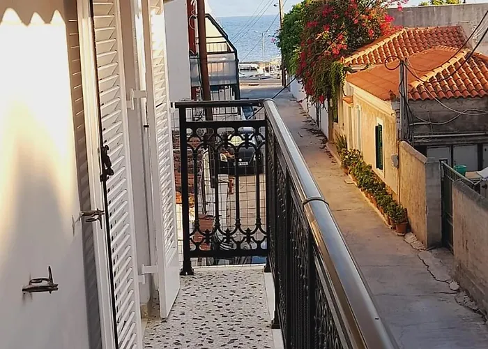 Seaside Aegina Apartment.