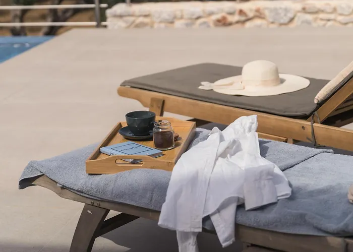 Oinolithos Luxury Villas