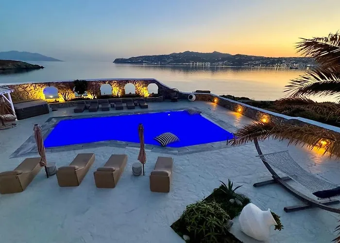 Villa Annita On The Water With 5 Bedrooms