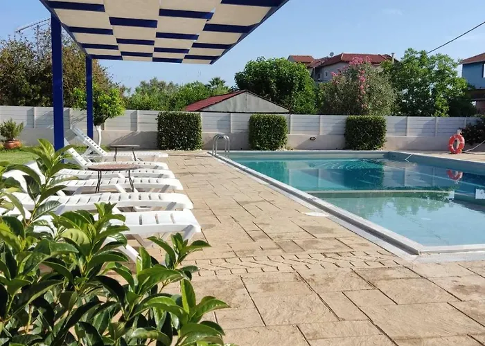 Anesis Village Studios And Apartments