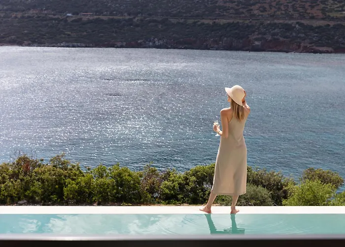 Ficus Seafront Villa, Eco Pool & Close To Beach, By Thinkvilla