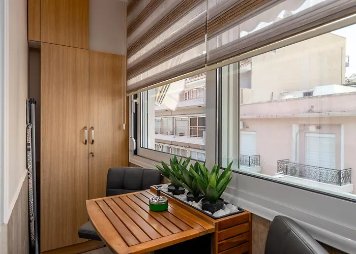 Cozy Downtown Apartment