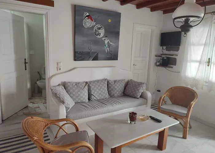 Ornos Beachside 2 Bd Stylish Apt W Private Patio