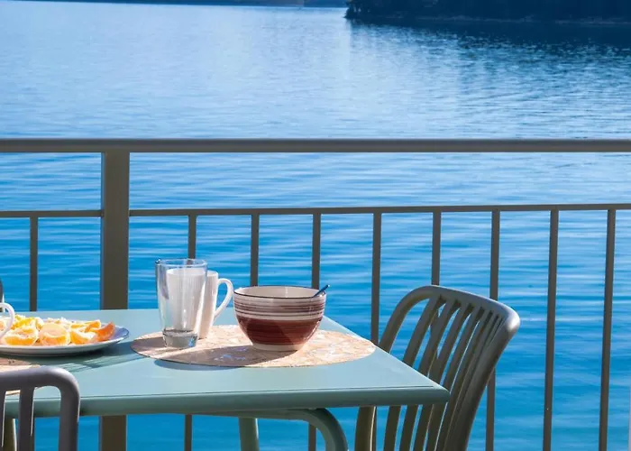 Marmel Seaside Apartment-Brandnew Beachfront Apartment In Nydri