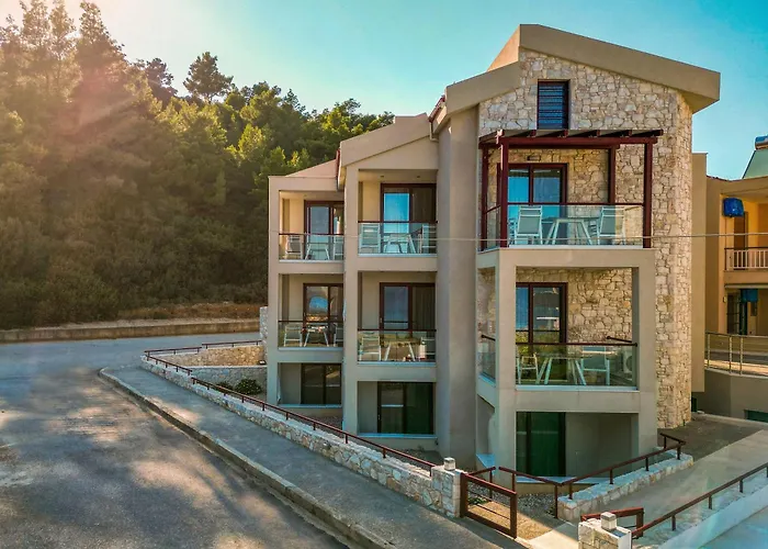 Elpiniki Luxury Rooms