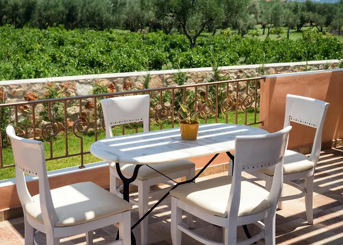 Agro Art Boutique & Luxury Villas - Two Art Villas With Pools, Unique Decors, And A Treehouse Option