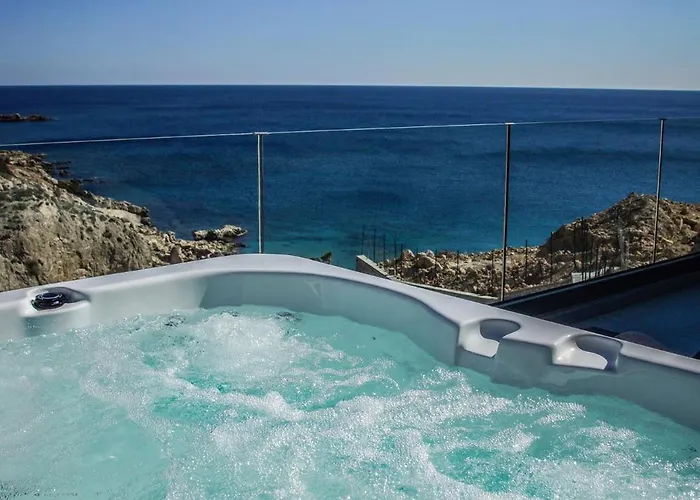 Aquamarine Luxury Suites