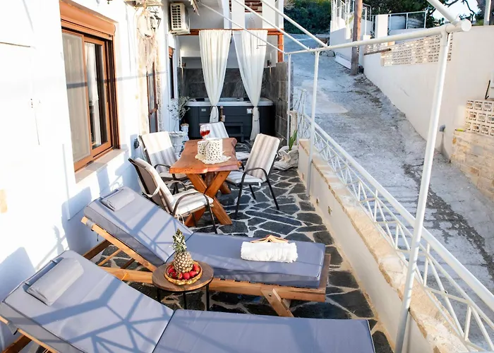 Kleopatra Deluxe Apartment With Jacuzzi