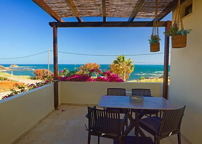 Villa Sunrise By The Sea