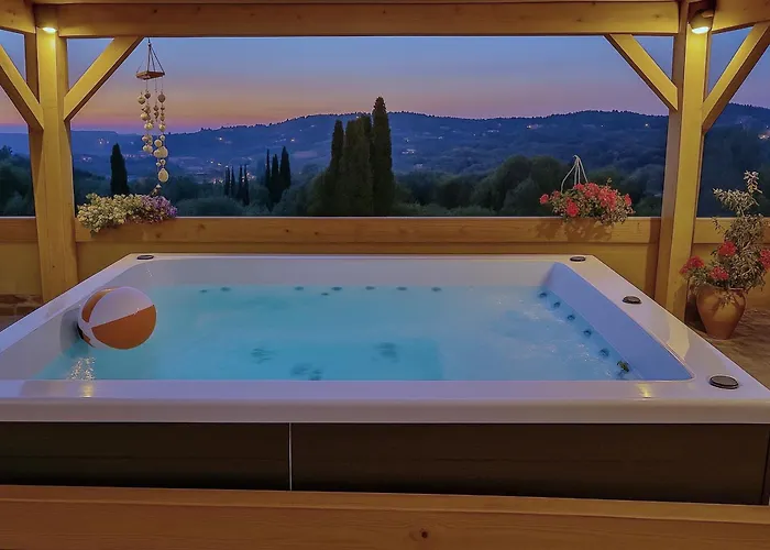 Viros Holiday House With Private Mini Pool Jacuzzi & Spa