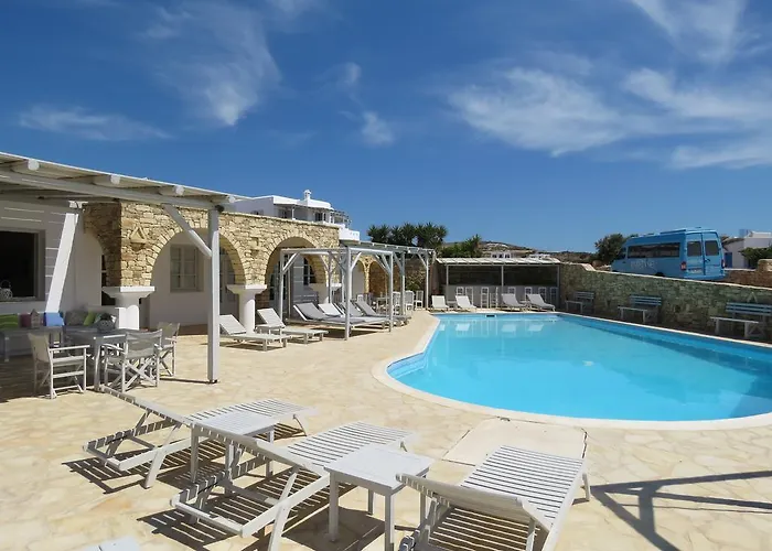 Paradise Hotel (Adults Only)