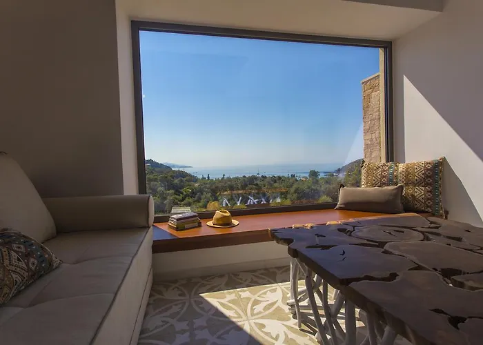 Golden Bay Suites & Maisonettes