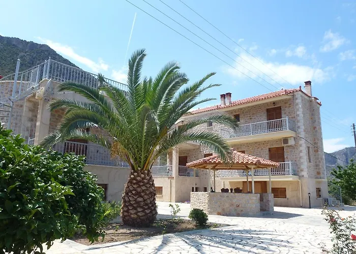 Karantonis House