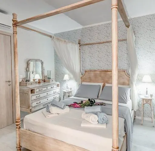 Papalina Suite