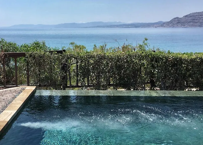 Aquavisionaire Beach Front Villa