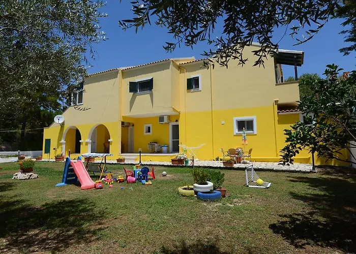 Roula\'S Studios & Apartment