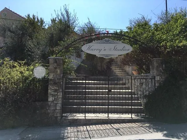 Harry\'S Studios 1
