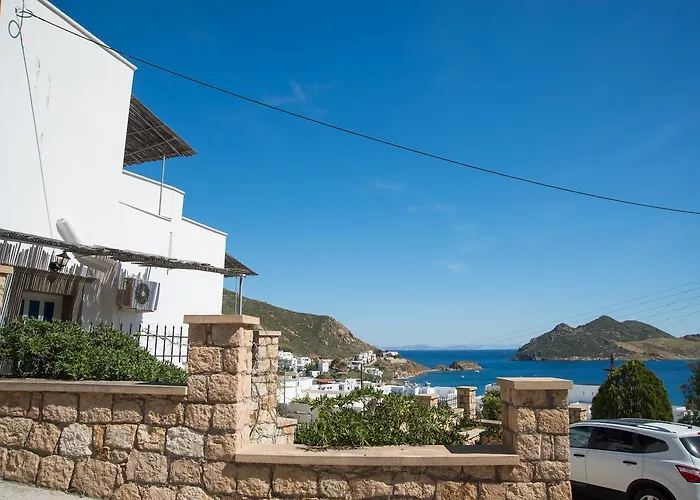 Captain Manos Studio Apartments