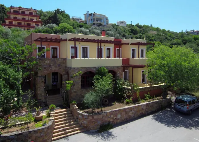 Aeriko Benovias Rooms & Apartments