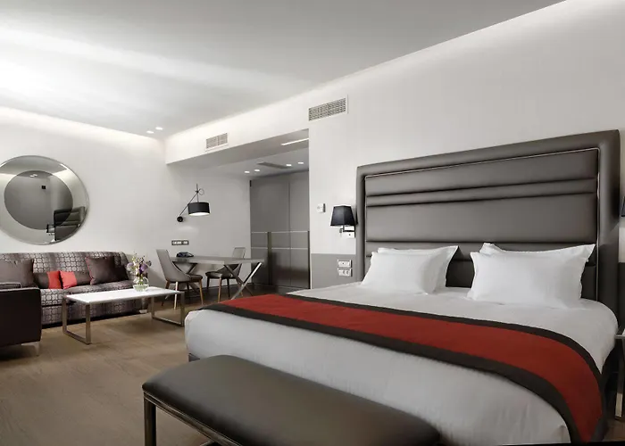 Holiday Suites