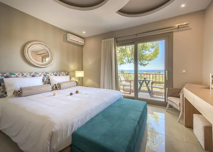 Koukounaria Hotel & Suites