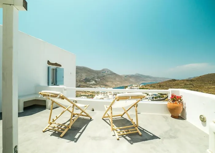 Plori Studios And Apartments