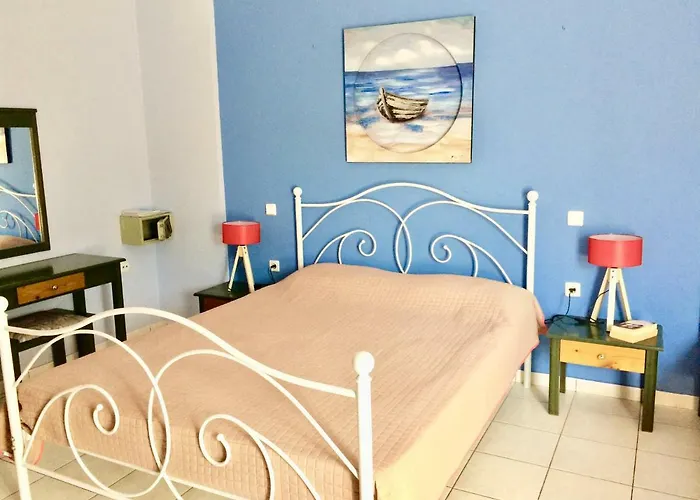 Golden Star Apartments