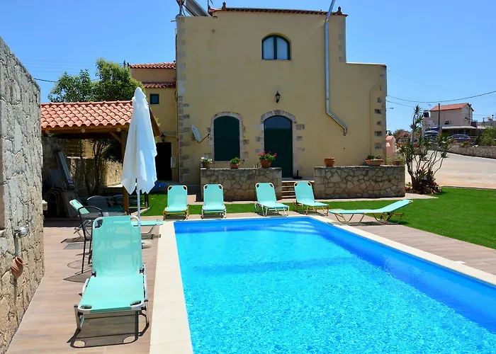 Skandalis Traditional Suites