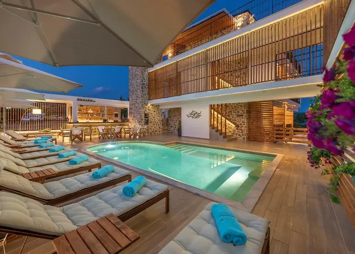 Dandelion Suites