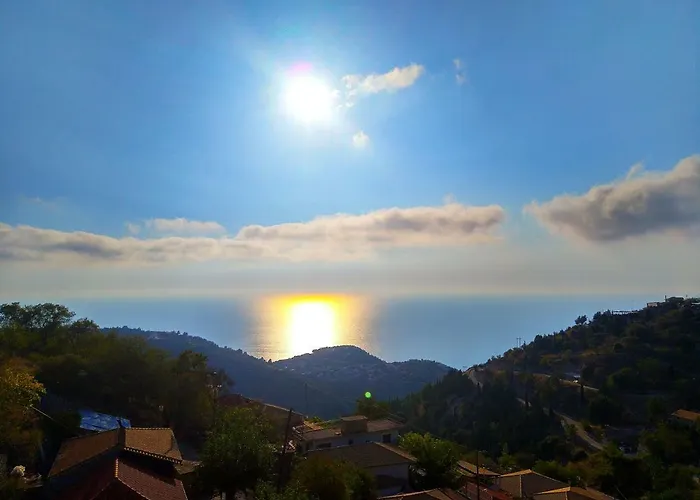 Plagia\'S Sunset Apartments