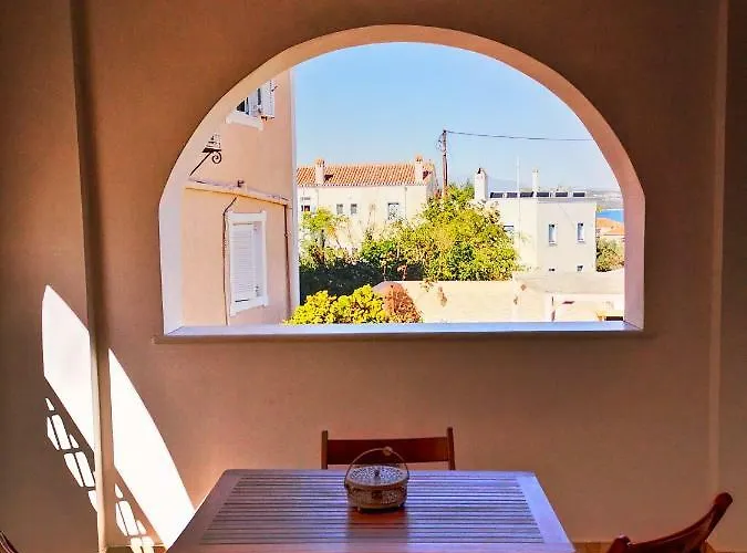 Spetses Center Comfy Apartment