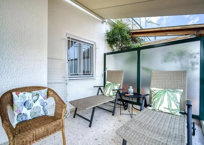 The Cactus Apartment With Large Sunny Balcony