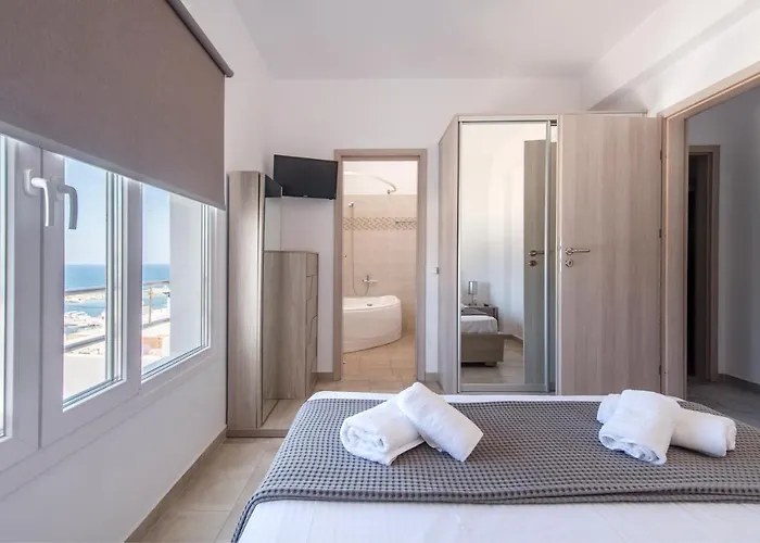 Ormos Naoussa\'S Suite