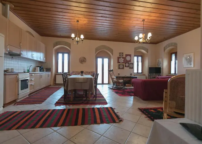 Sophia\'S Stone House